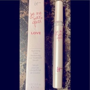 It cosmetics Je Ne Sais Quoi lip serum treatment. Color: Love.